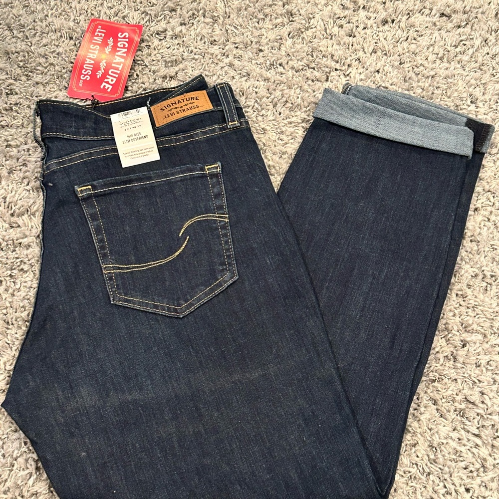 Signature by Levi Strauss Mid Rise Slim Boyfriend Jeans